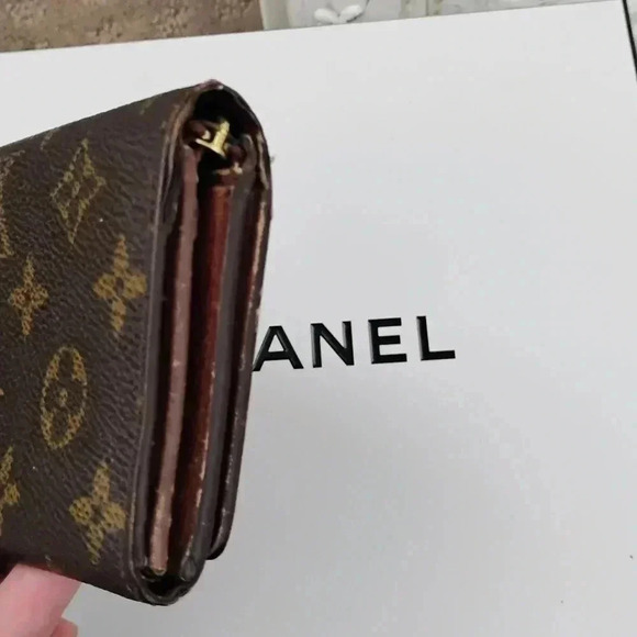 Louis Vuitton Monogram Viennois Wallet Luxury Monogram Coated Canvas Snap Closur - Picture 4 of 11